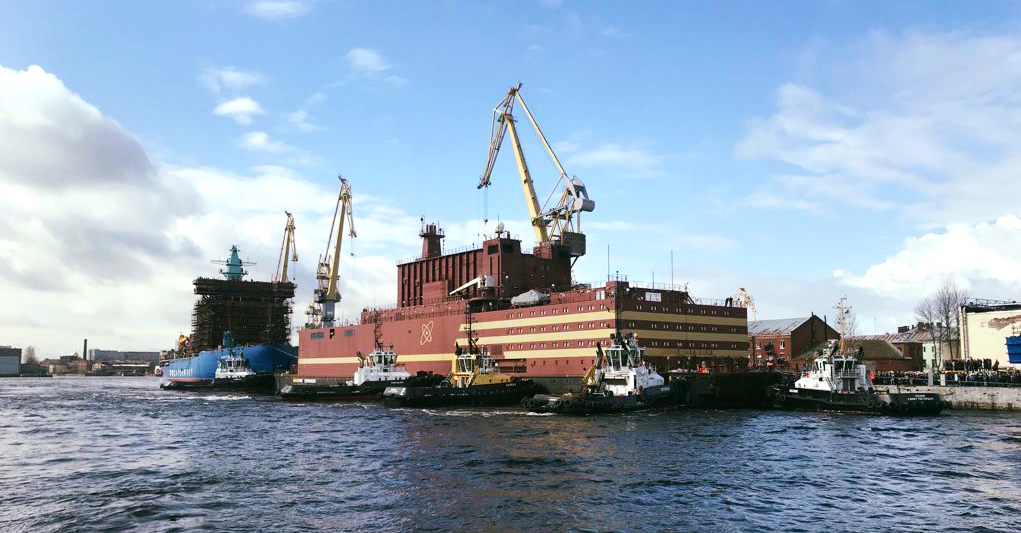 Das einzigartige schwimmende Atomkraftwerk ist in Russland in See gestochen
